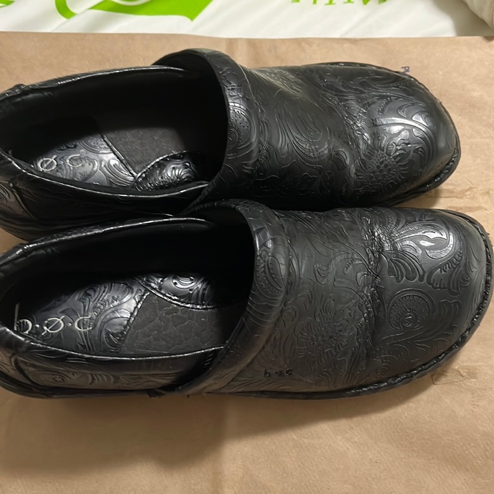 Black tooled born Peggy style